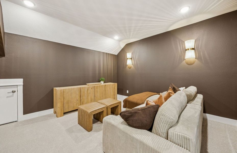 Representative furnished interior of a home built from the Gillett by Pulte Homes in Ryehill, Rosenberg (Image 41).