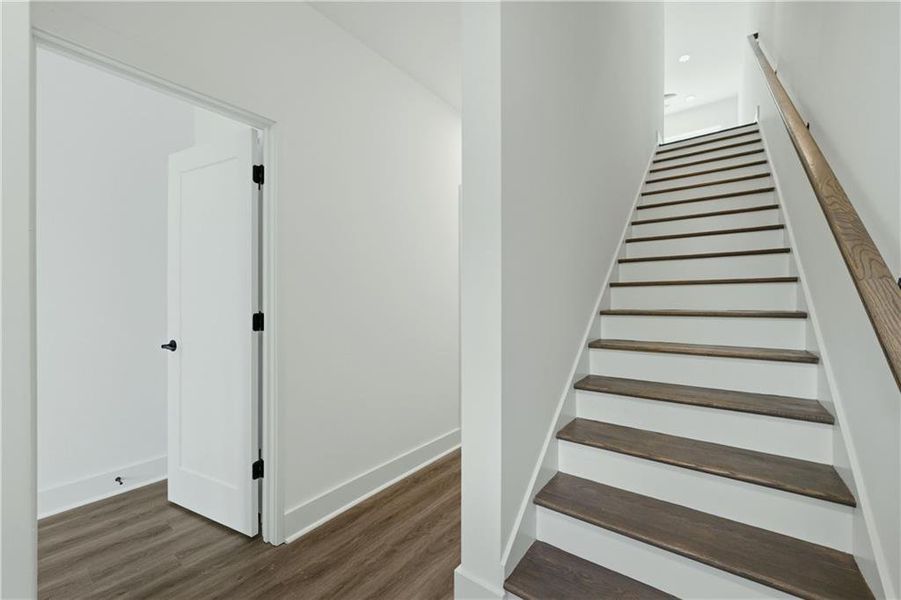 Spacious, unfurnished interior of a new home in , Atlanta (Image 10).