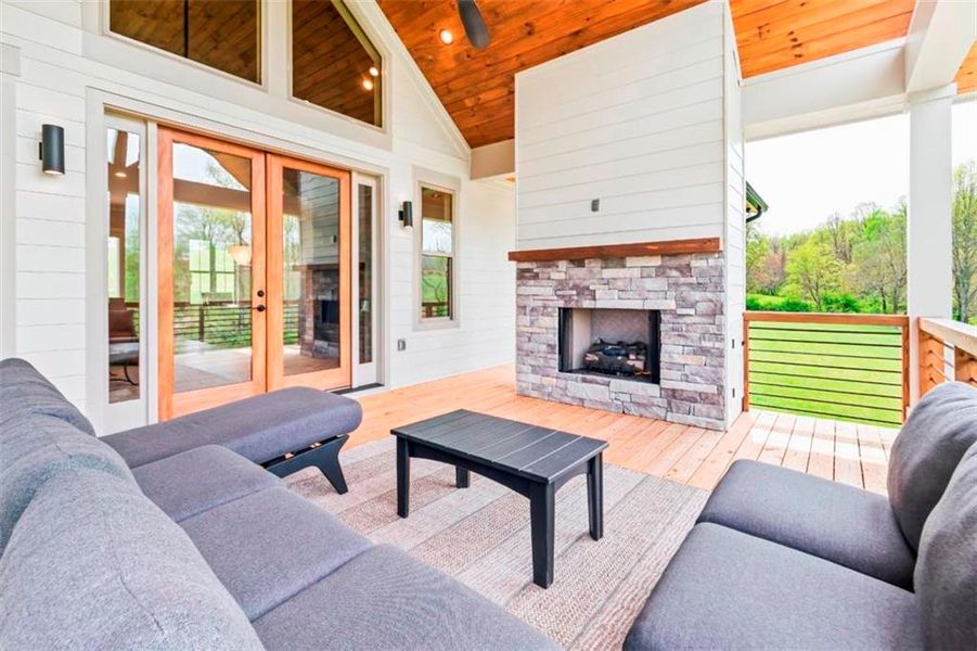 Exterior details and patio area of a home in , Blairsville (Image 44).