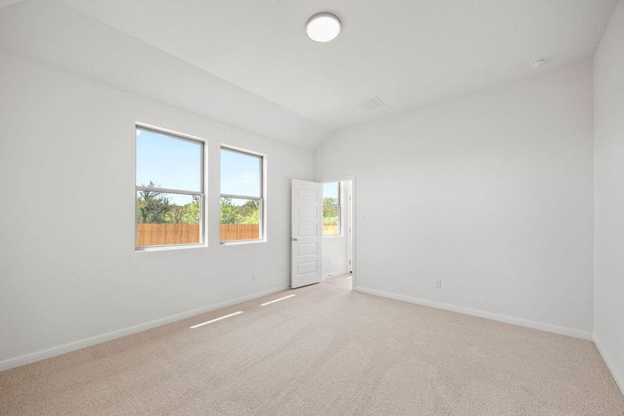 Spacious, unfurnished interior of a new home in Trinity Ranch, Elgin (Image 24).