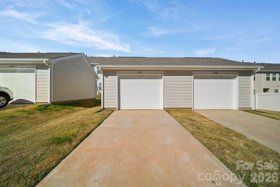 Exterior details and patio area of a home in , Fort Mill (Image 3).