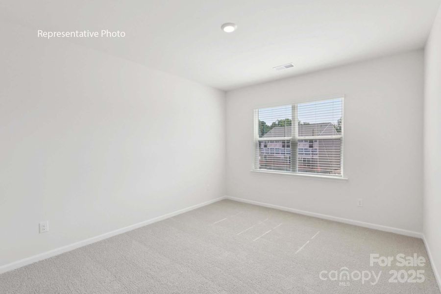 Spacious, unfurnished interior of a new home in Sonoma Hills, Charlotte (Image 30).