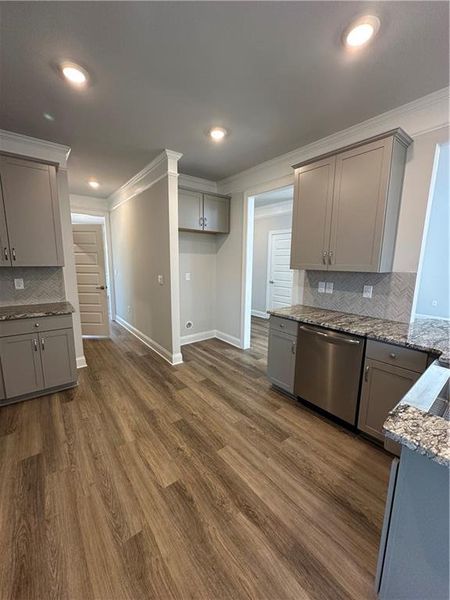 Spacious, unfurnished interior of a new home in Mirror Lake at South Harbour, Villa Rica (Image 48).