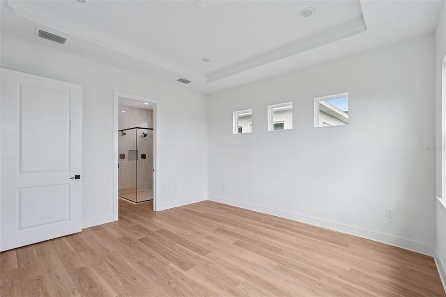 Spacious, unfurnished interior of a new home in Serengeti, Spring Hill (Image 19).