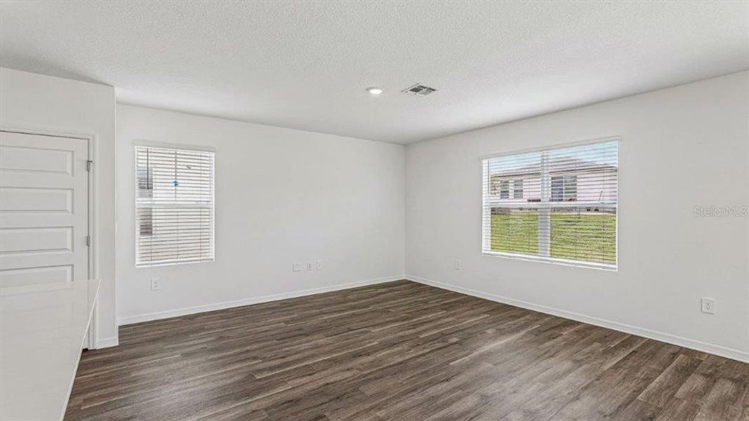 Spacious, unfurnished interior of a new home in , Winter Haven (Image 24).