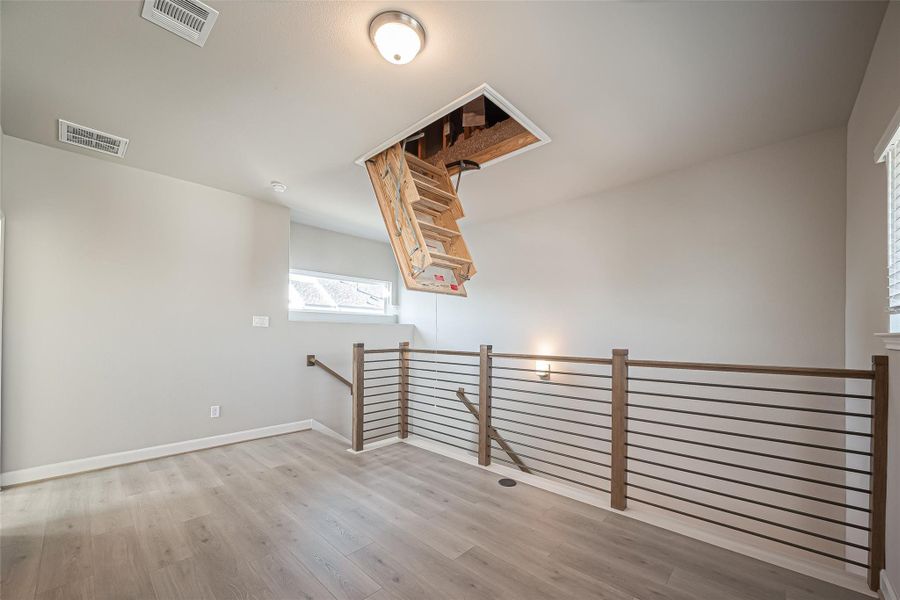 Spacious, unfurnished interior of a new home in Regents Court, Houston (Image 14).