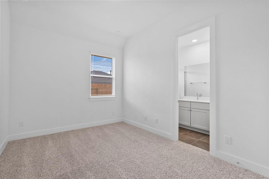 Spacious, unfurnished interior of a new home in Grange, Katy (Image 25).
