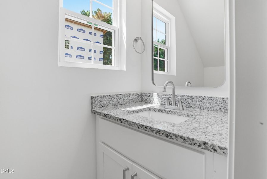 516 Singletary St SE-27