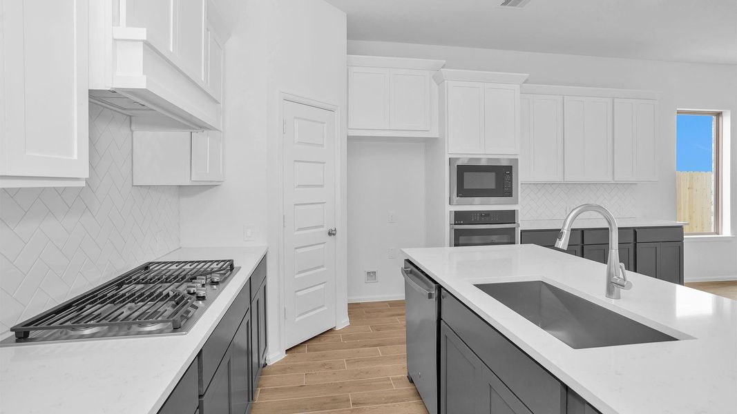 Furnished interior view inside a new home in Candela, Richmond (Image 7).