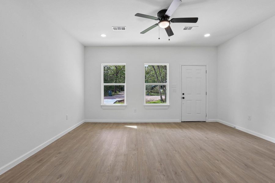 Spacious, unfurnished interior of a new home in , Bastrop (Image 21).