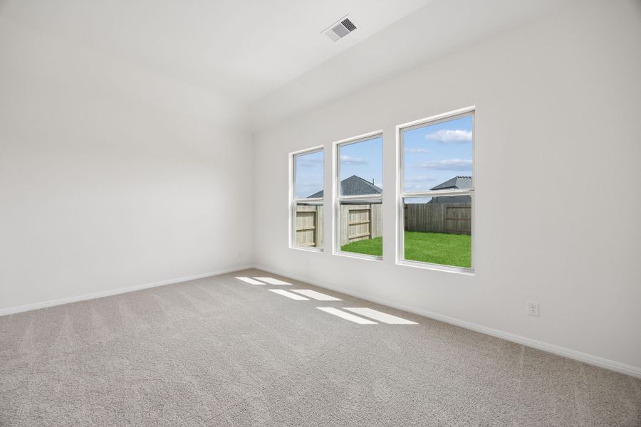 Spacious, unfurnished interior of a new home in Riviera Pines, Huffman (Image 22).