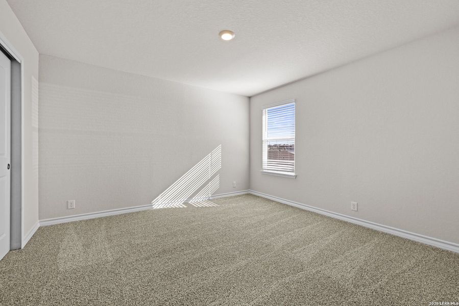 Spacious, unfurnished interior of a new home in Redbird Ranch, San Antonio (Image 15).