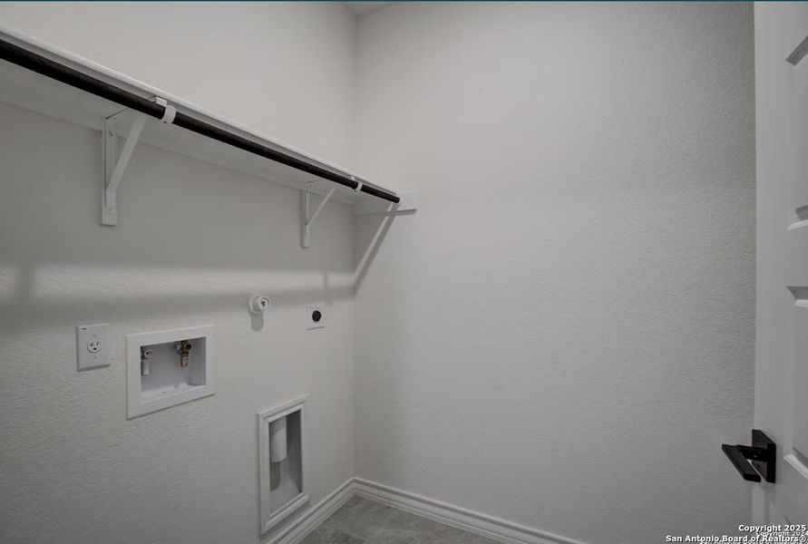 Image 11 of a home in The Reserve at Potranco Oaks.