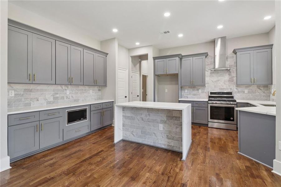 Furnished interior view inside a new home in , Lilburn (Image 16).