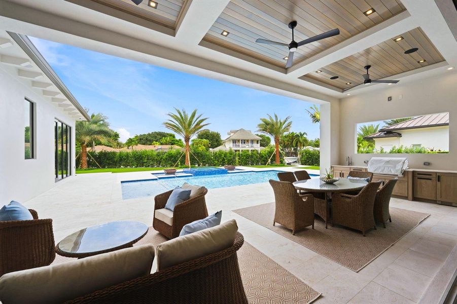 COVERED LANAI