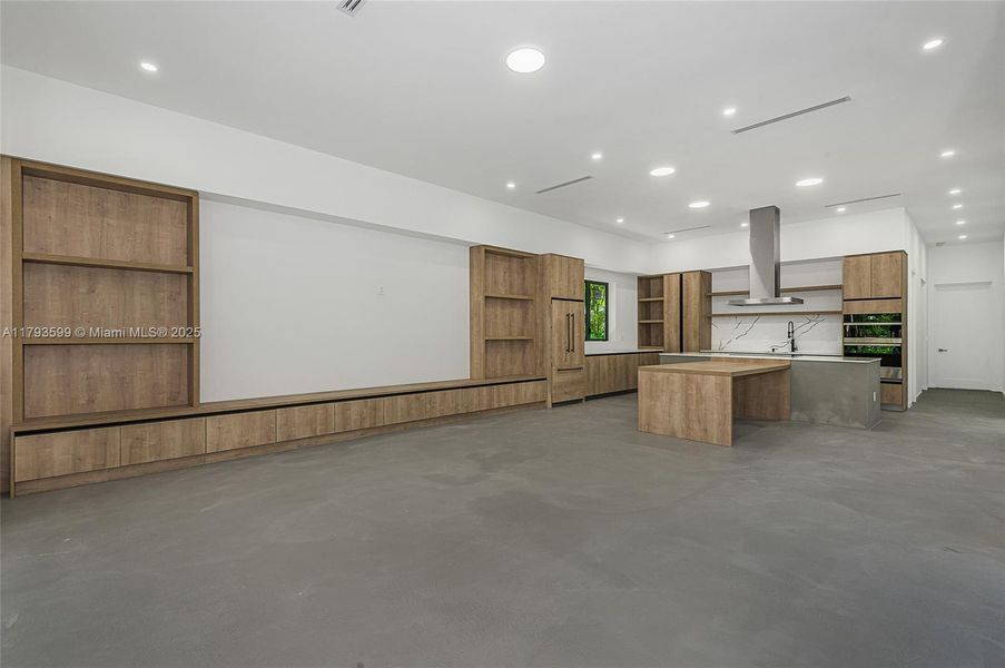 Spacious, unfurnished interior of a new home in , Miami (Image 19).