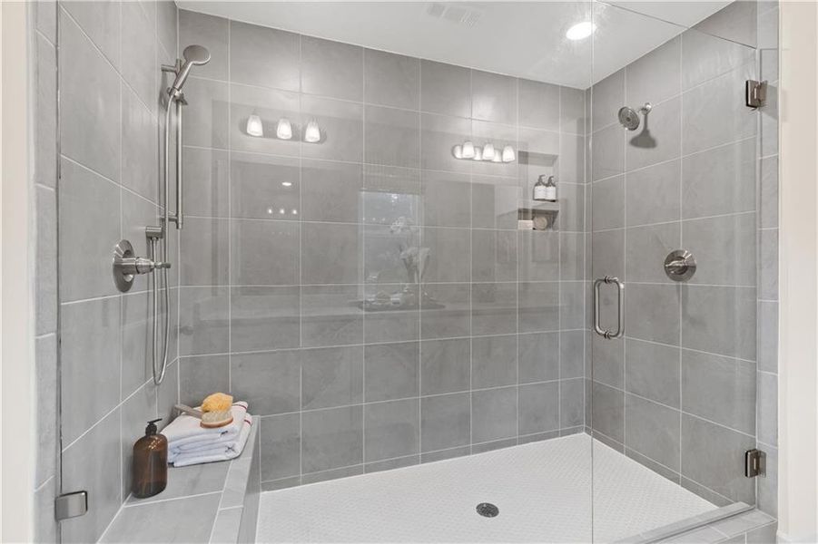 Close-up of interior finishes inside a home in Hamilton Lakes, Lawrenceville (Image 20).