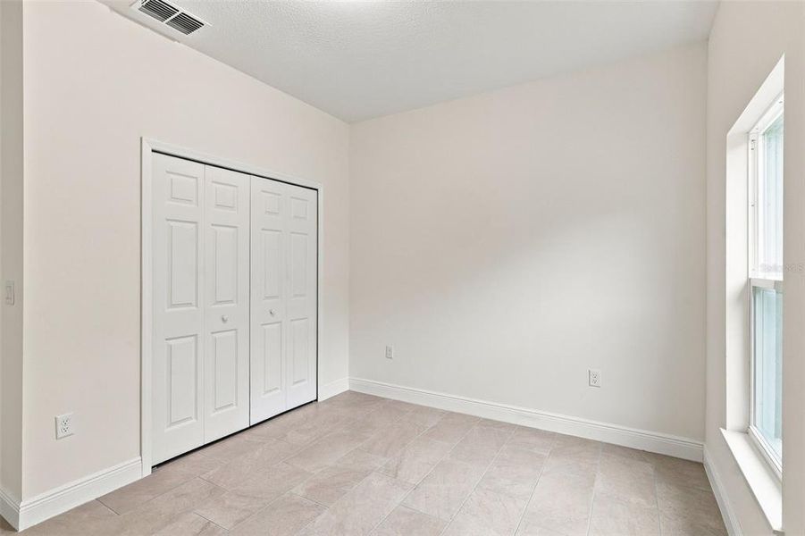 Spacious, unfurnished interior of a new home in , Yeehaw Junction (Image 34).