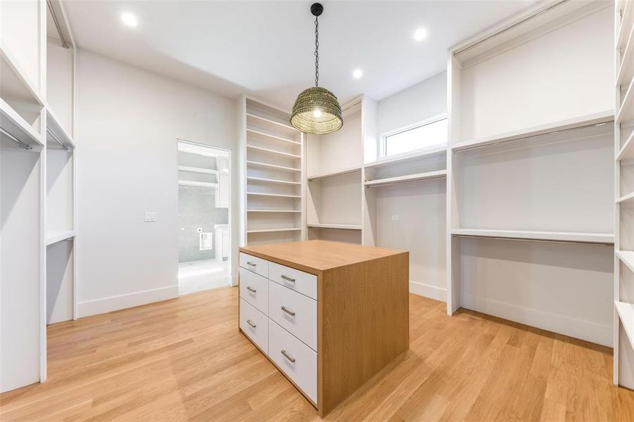 Furnished interior view inside a new home in , Dallas (Image 31). Furnished interior view inside a new home in , Dallas (Image 31).