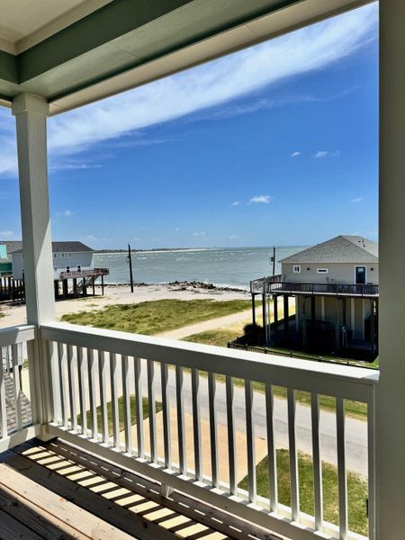 Exterior details and patio area of a home in , Freeport (Image 11).