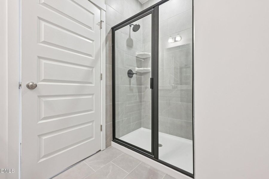 40-web-or-mls-Dunzo Dr-S1203-040