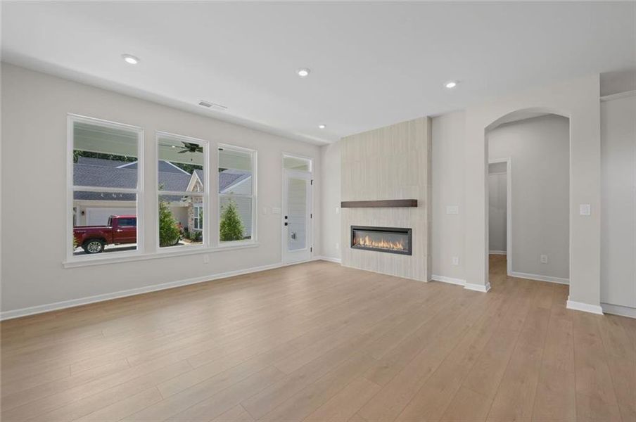 Spacious, unfurnished interior of a new home in Easton Park, Dallas (Image 32). Spacious, unfurnished interior of a new home in Easton Park, Dallas (Image 32).