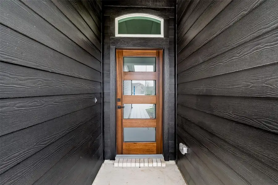 Exterior details and patio area of a home in Crosby Terrace, Crosby (Image 3).