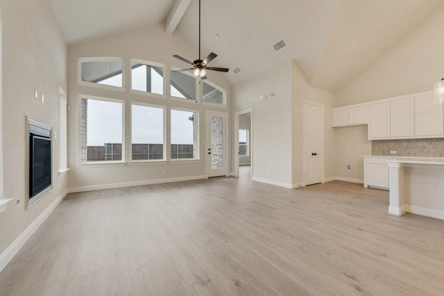 Spacious, unfurnished interior of a new home in Monterra, Fate (Image 22). Spacious, unfurnished interior of a new home in Monterra, Fate (Image 22).