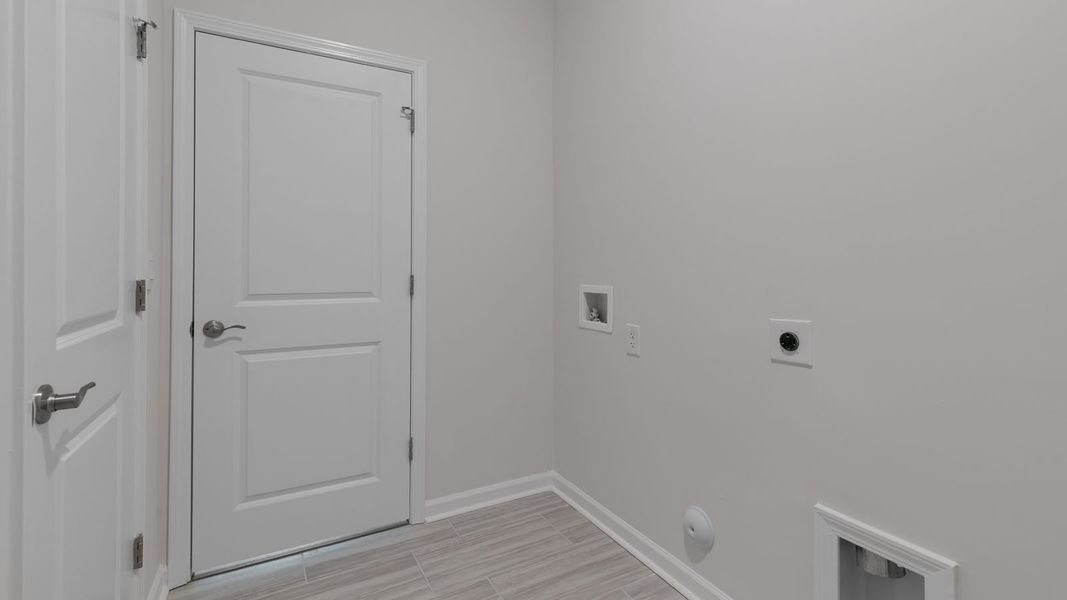 Spacious, unfurnished interior of a new home in The Villas at Martin Farms, Aberdeen (Image 31).