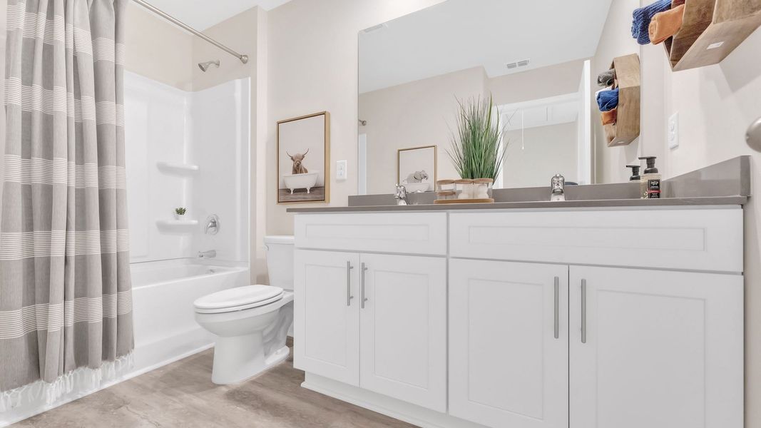 Furnished interior view inside a new home in Emory Creek, Harriman (Image 34).