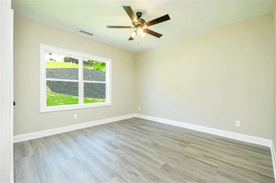 Spacious, unfurnished interior of a new home in , Gainesville (Image 18).
