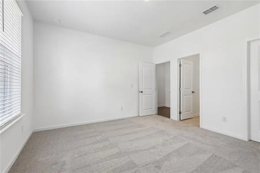 Spacious, unfurnished interior of a new home in Alder Creek, Cumming (Image 37).