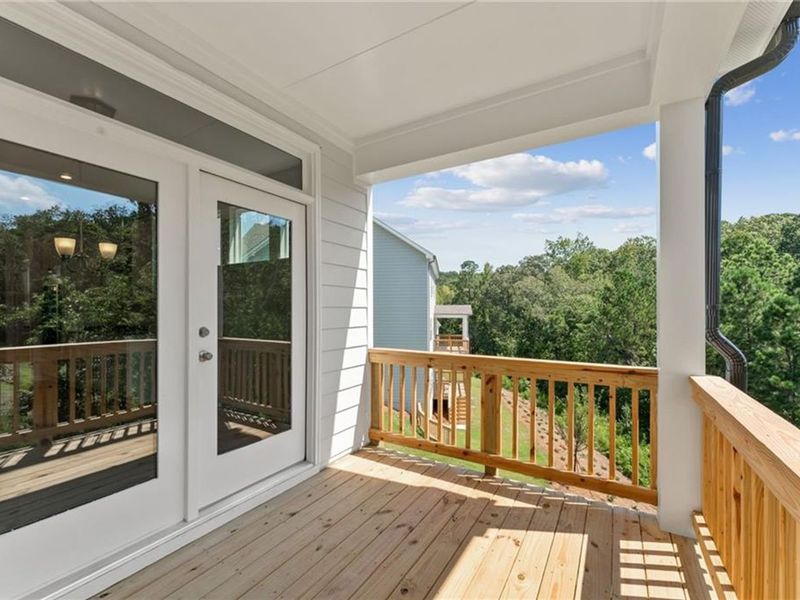 Exterior details and patio area of a home in Riverwood, Dallas (Image 3).