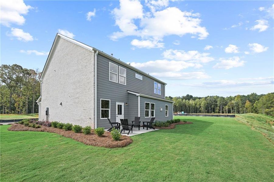 Exterior details and patio area of a home in Briar Creek, Atlanta (Image 2). Exterior details and patio area of a home in Briar Creek, Atlanta (Image 2).