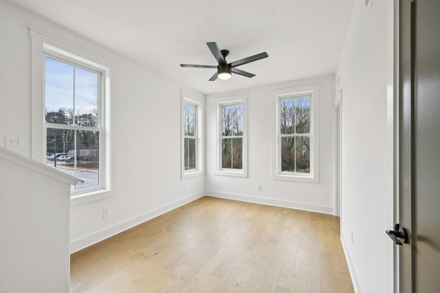 Spacious, unfurnished interior of a new home in , Atlanta (Image 21).
