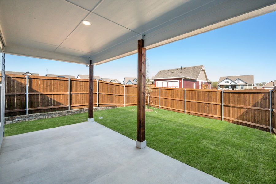 Exterior details and patio area of a home in Heritage Towne, Midlothian (Image 29).