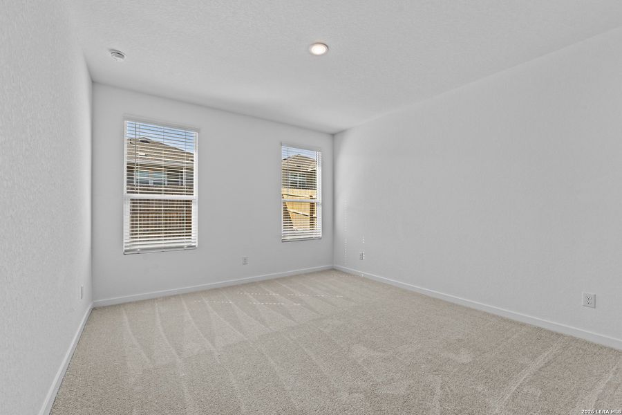 Spacious, unfurnished interior of a new home in Grace Valley, Cibolo (Image 12).