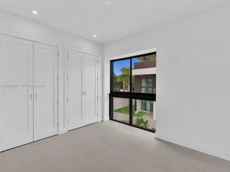 Spacious, unfurnished interior of a new home in , Dania Beach (Image 29).