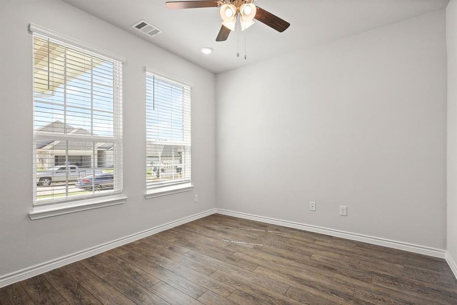 Spacious, unfurnished interior of a new home in Rocky Creek Crossing, Fort Worth (Image 16). Spacious, unfurnished interior of a new home in Rocky Creek Crossing, Fort Worth (Image 16).