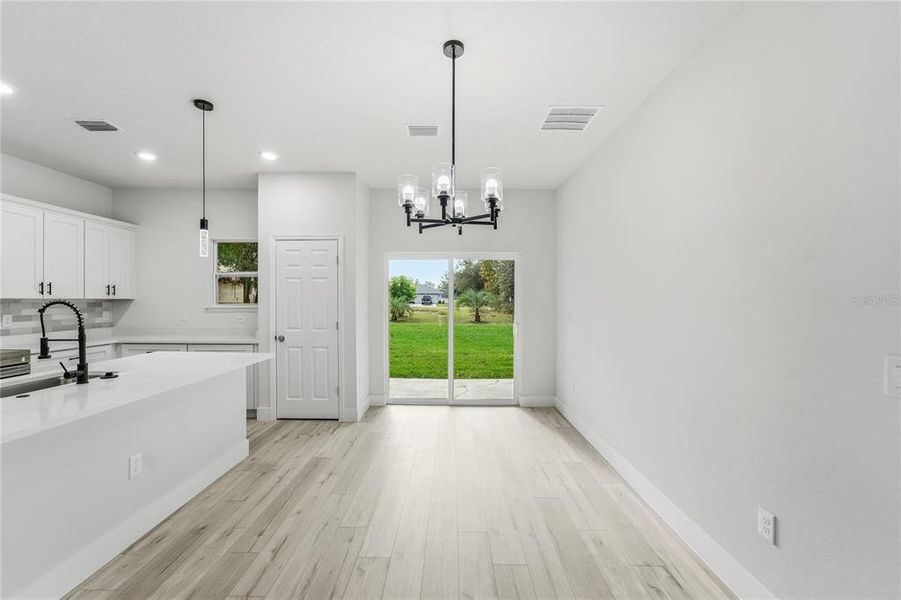 Spacious, unfurnished interior of a new home in , Citrus Springs (Image 11).