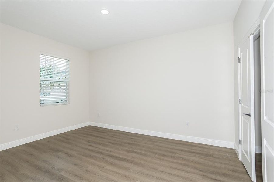 Spacious, unfurnished interior of a new home in Pasadena Woods, Dade City (Image 13).