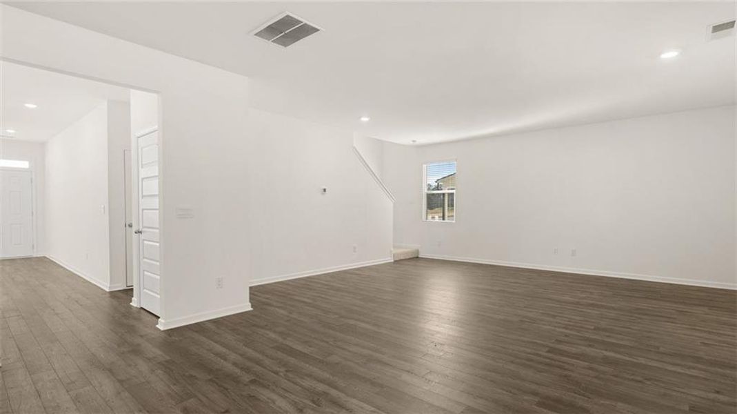 Spacious, unfurnished interior of a new home in Bridle Creek, Locust Grove (Image 26).