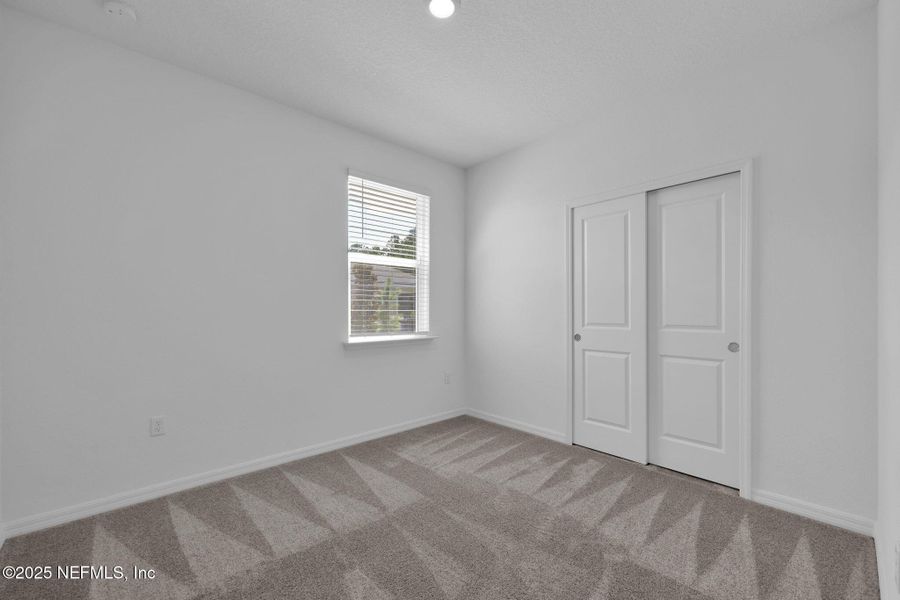 Spacious, unfurnished interior of a new home in Hyland Trail, Green Cove Springs (Image 18).