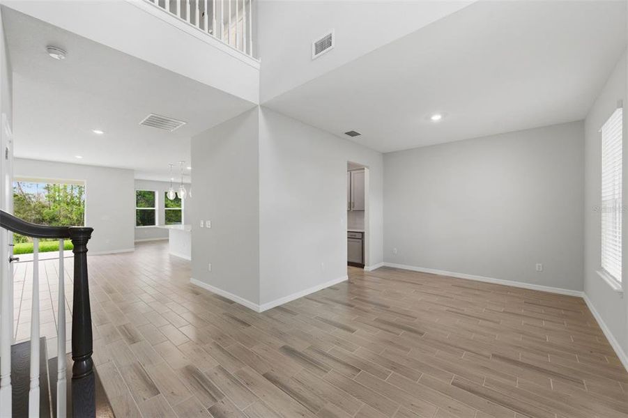 Spacious, unfurnished interior of a new home in Hammock at Two Rivers, Zephyrhills (Image 21).
