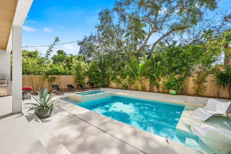 Exterior details and patio area of a home in , Fort Lauderdale (Image 31).