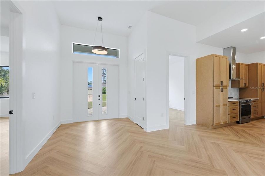 Spacious, unfurnished interior of a new home in , North Port (Image 23).