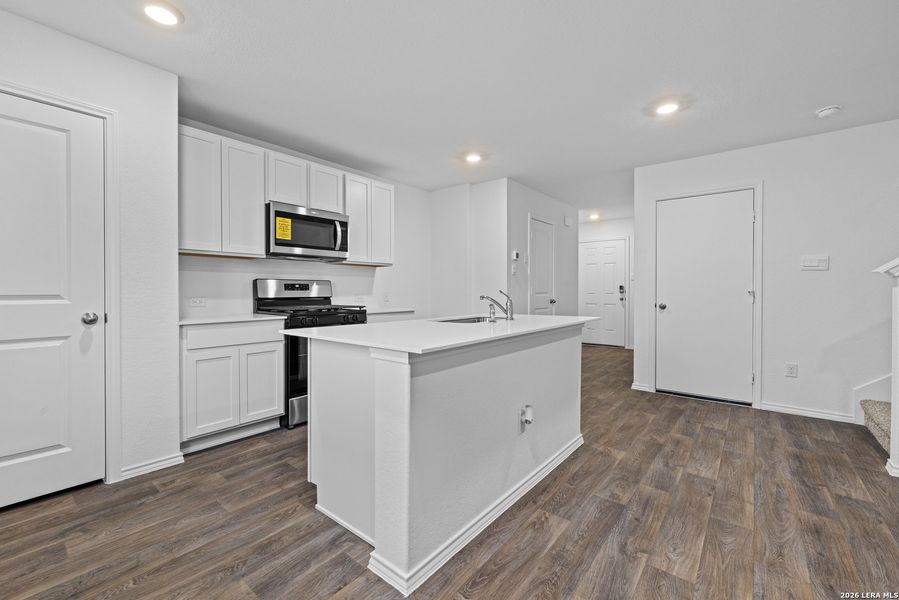 Furnished interior view inside a new home in Avenida, Converse (Image 9).