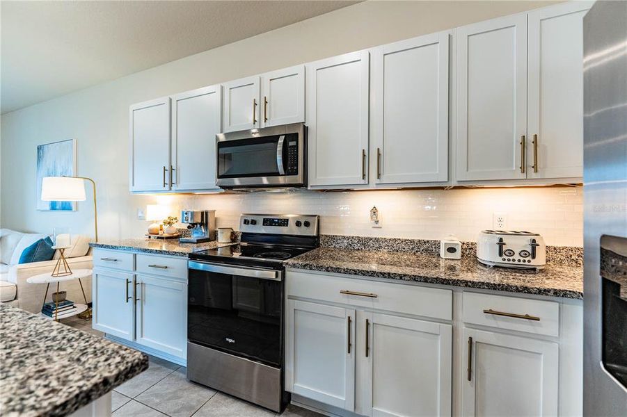 Furnished interior view inside a new home in , Plant City (Image 18).