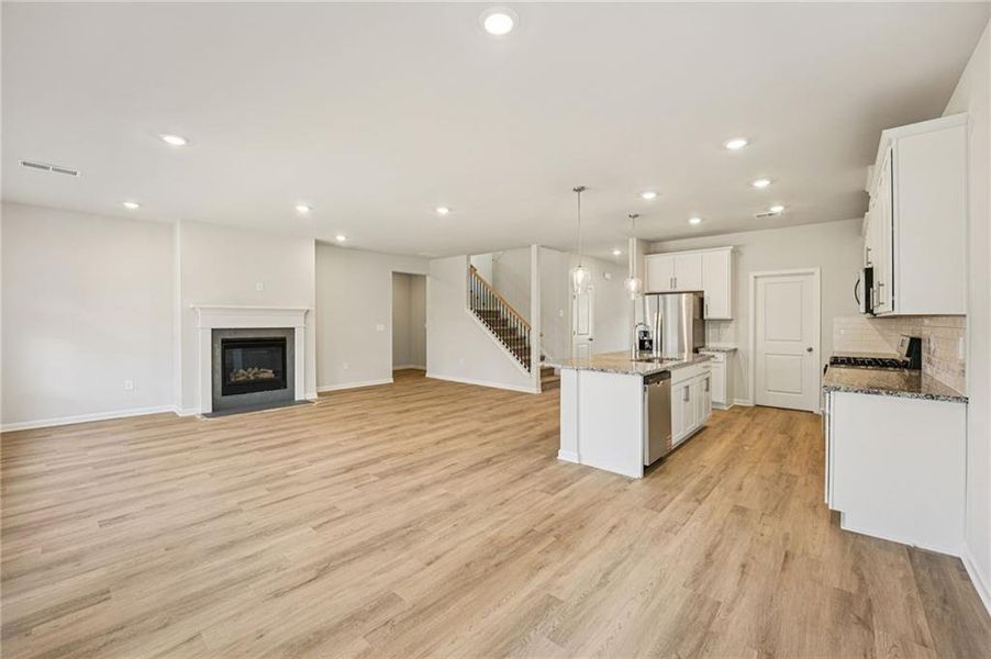 Spacious, unfurnished interior of a new home in Westmont Preserve, Powder Springs (Image 36).