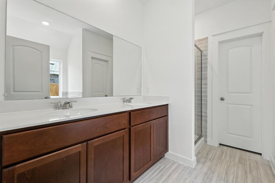 Representative furnished interior of a home built from the Landmark Series - Blanton by Brightland Homes in Still Water Lake Estates, Godley (Image 35). Representative furnished interior of a home built from the Landmark Series - Blanton by Brightland Homes in Still Water Lake Estates, Godley (Image 35).